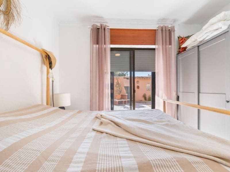 1 sovrum Lägenhet till salu i Torrevieja - 139 000 € (Ref: 9904307)