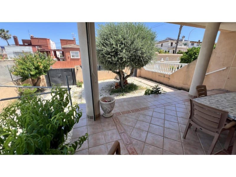 4 makuuhuone Paritalo myytävänä paikassa Torrevieja - 425 000 € (Ref: 9904308)