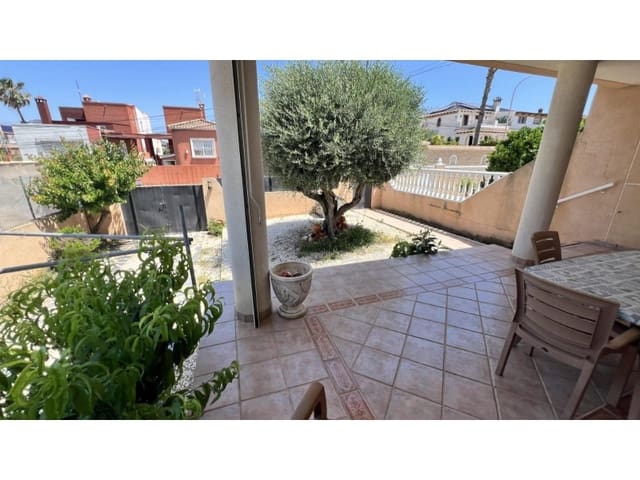 4 Zimmer Doppelhaus zu verkaufen in Aguas Nuevas, Torrevieja - 425.000 € (Ref: 9904308)