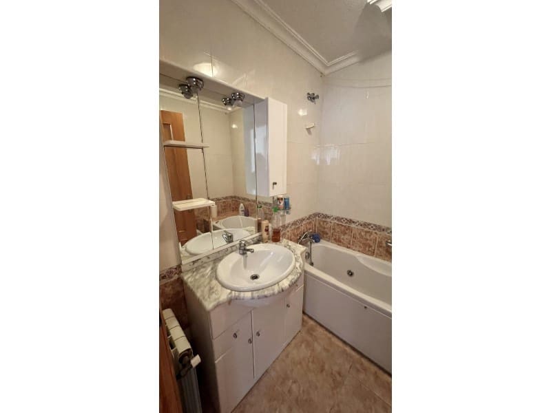 4 makuuhuone Paritalo myytävänä paikassa Torrevieja - 425 000 € (Ref: 9904308)