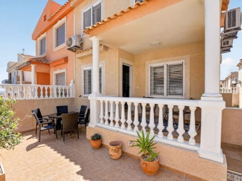 Casa de 3 habitaciones en La Mata en venta - 395.000 € (Ref: 9904309)