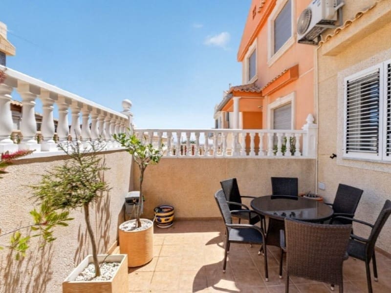 Casa de 3 habitaciones en La Mata en venta - 395.000 € (Ref: 9904309)