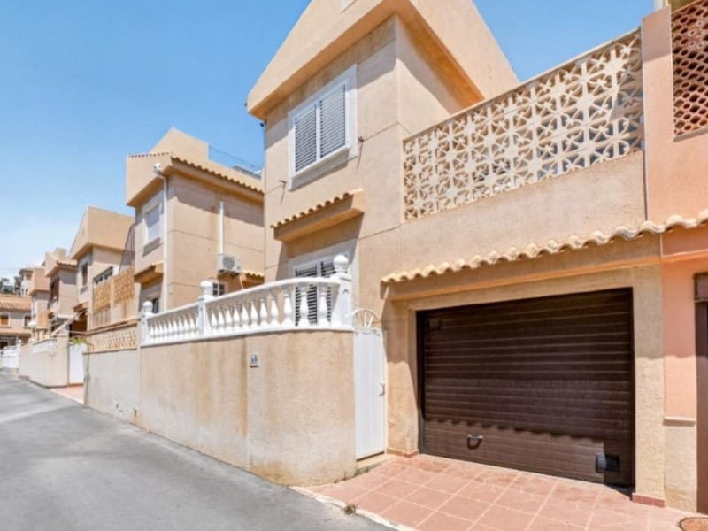 Casa de 3 habitaciones en La Mata en venta - 395.000 € (Ref: 9904309)