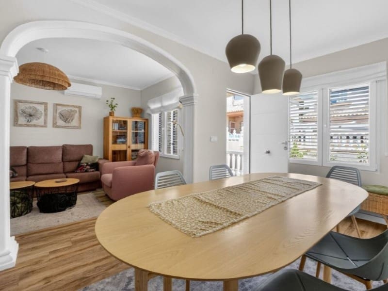 Casa de 3 habitaciones en La Mata en venta - 395.000 € (Ref: 9904309)