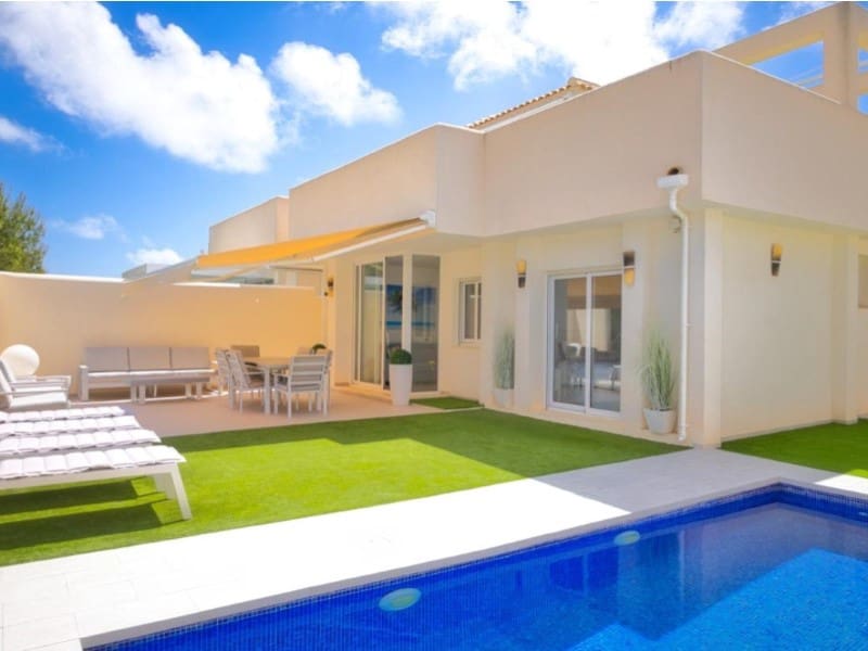 4 chambre Maison de Ville à vendre à Orihuela Costa avec piscine - 375 000 € (Ref: 9904310)