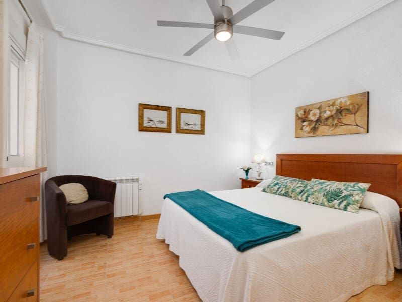 2 Zimmer Apartment zu verkaufen in Torrevieja - 139.990 € (Ref: 9904312)