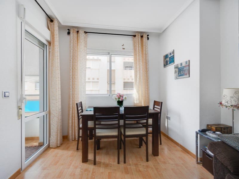 2 Zimmer Apartment zu verkaufen in Torrevieja - 139.990 € (Ref: 9904312)