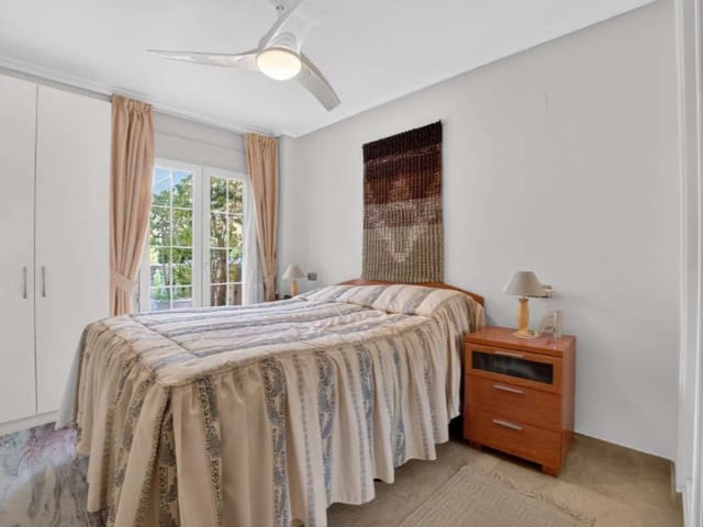 Apartamento de 2 habitaciones en La Regia, Orihuela en venta con piscina - 317.550 € (Ref: 9907020)