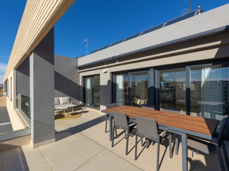 3 sovrum Takvåning till salu i Punta Prima - 765 000 € (Ref: 9907021)