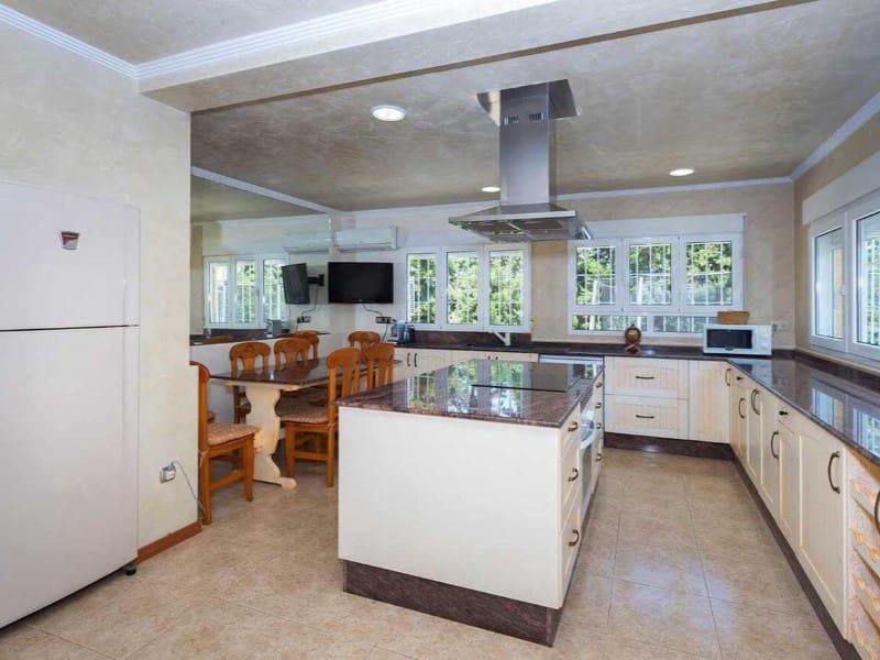 Chalet de 5 habitaciones en Orihuela Costa en venta con piscina garaje - 1.250.000 € (Ref: 9907022)