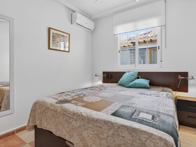 2 bedroom Villa for sale in Orihuela Costa - € 239,000 (Ref: 9907023)