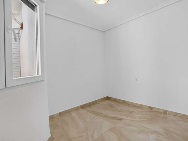2 soverom Leilighet til salgs i Torrevieja - € 198 900 (Ref: 9907024)