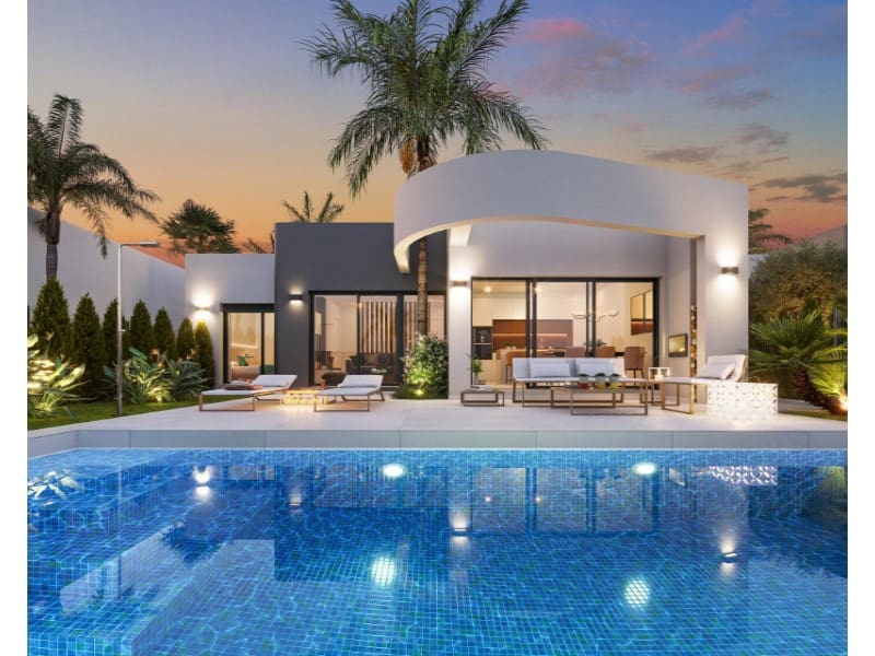 Chalet de 3 habitaciones en Los Alcázares en venta con piscina - 550.000 € (Ref: 9907026)