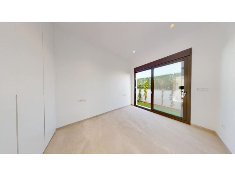 3 bedroom Villa for sale in Los Alcazares with pool - € 739,900 (Ref: 9907028)