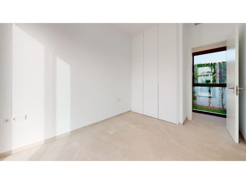 3 bedroom Villa for sale in Los Alcazares with pool - € 739,900 (Ref: 9907028)