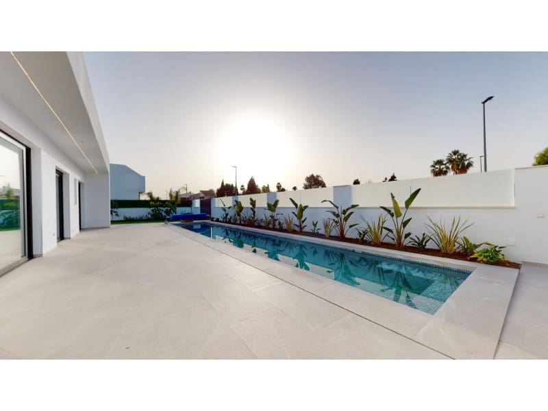 3 bedroom Villa for sale in Los Alcazares with pool - € 739,900 (Ref: 9907028)