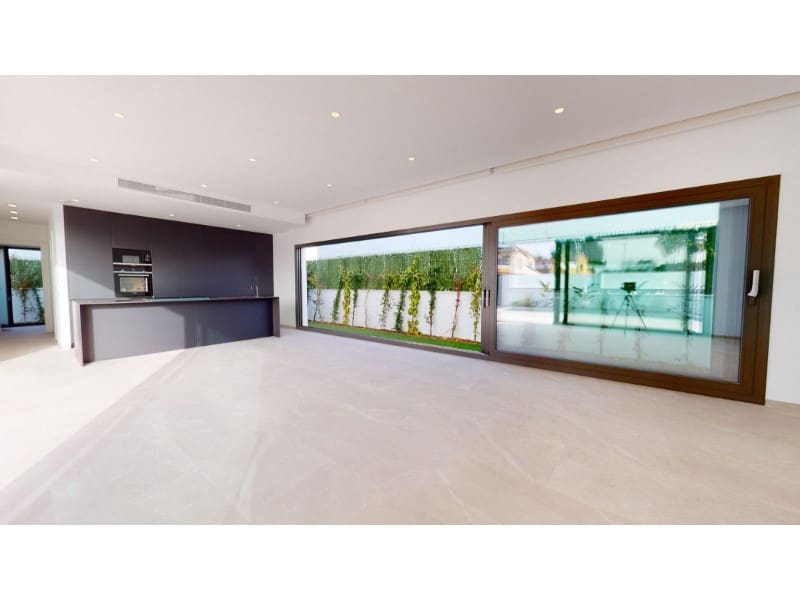 3 bedroom Villa for sale in Los Alcazares with pool - € 739,900 (Ref: 9907028)