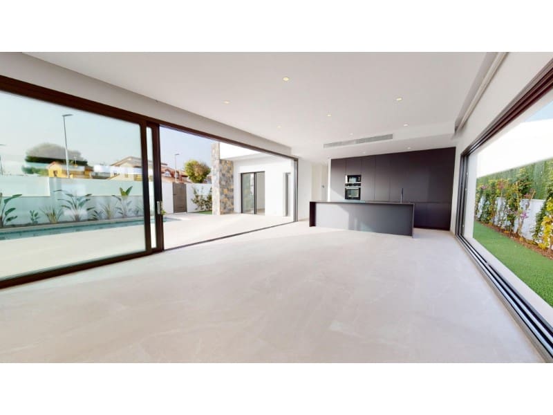 3 bedroom Villa for sale in Los Alcazares with pool - € 739,900 (Ref: 9907028)