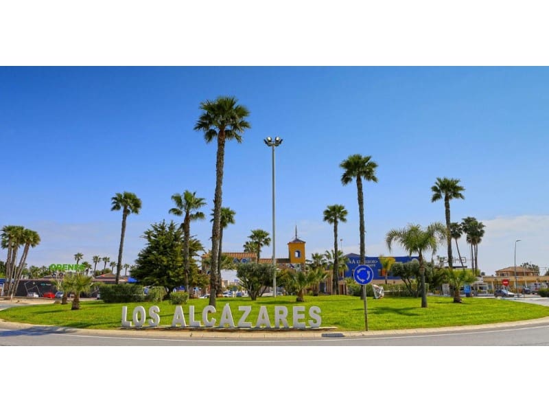 3 bedroom Villa for sale in Los Alcazares with pool - € 739,900 (Ref: 9907028)