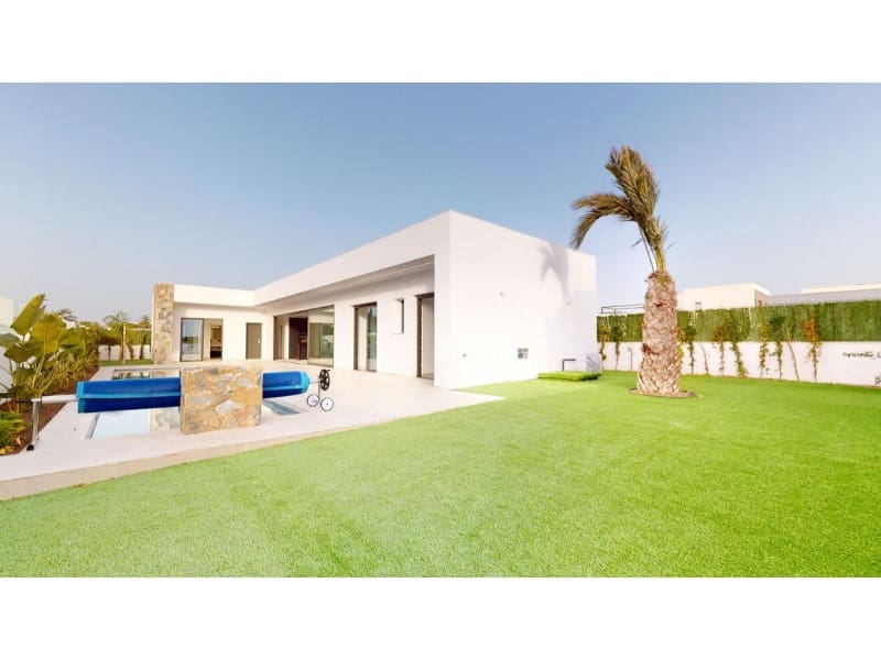 3 bedroom Villa for sale in Los Alcazares with pool - € 739,900 (Ref: 9907028)