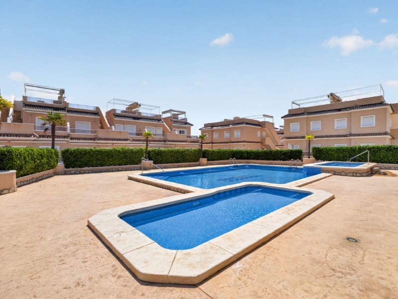 3 Zimmer Haus zu verkaufen in Orihuela Costa mit Pool Garage - 342.000 € (Ref: 9910741)