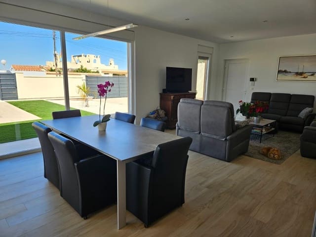 4 quarto Moradia para venda em El Chaparral - La Siesta - La Torreta, Torrevieja com piscina - 780 000 € (Ref: 9910743)