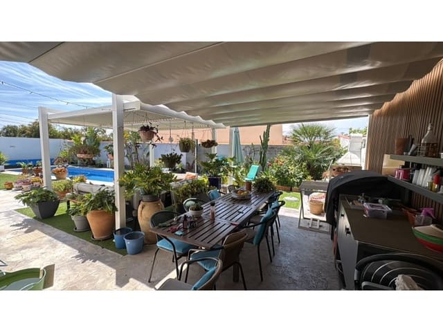 2 bedroom Villa for sale in El Chaparral - La Siesta - La Torreta, Torrevieja with pool - € 465,000 (Ref: 9910744)