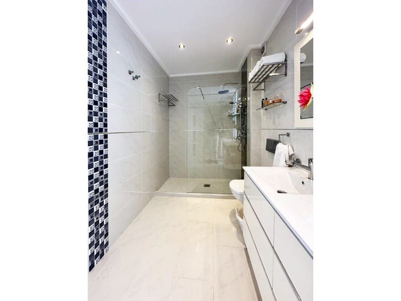 4 soveværelse Villa til salg i San Miguel de Salinas med swimmingpool - € 335.000 (Ref: 9910746)