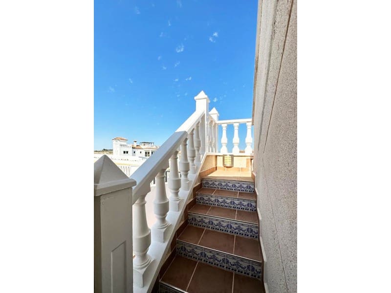 4 soveværelse Villa til salg i San Miguel de Salinas med swimmingpool - € 335.000 (Ref: 9910746)