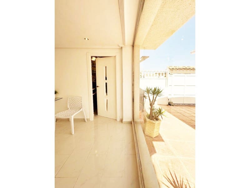 4 soveværelse Villa til salg i San Miguel de Salinas med swimmingpool - € 335.000 (Ref: 9910746)