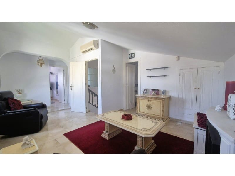 4 quarto Casa em Banda para venda em Orihuela Costa - 295 000 € (Ref: 9910751)