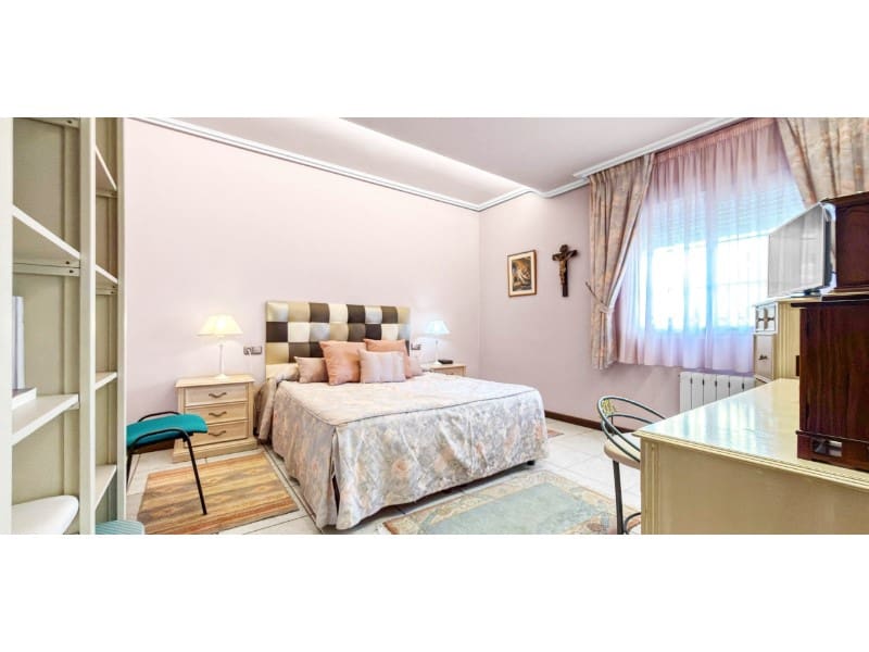 5 bedroom Villa for sale in La Mata with pool garage - € 950,000 (Ref: 9912830)