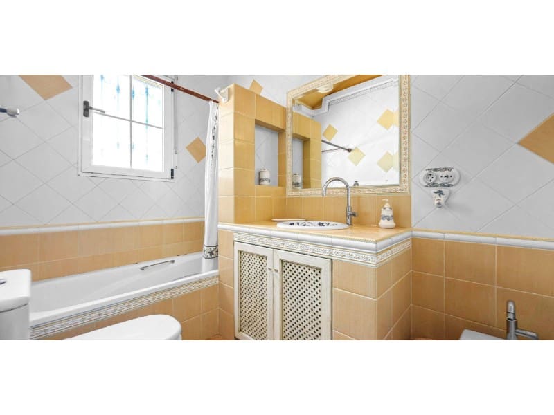 5 bedroom Villa for sale in La Mata with pool garage - € 950,000 (Ref: 9912830)