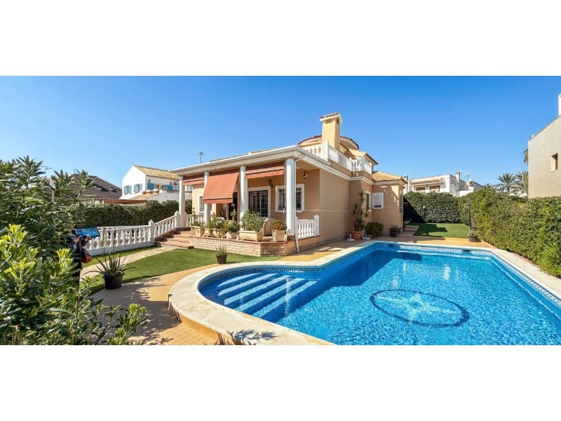 5 bedroom Villa for sale in La Mata with pool garage - € 950,000 (Ref: 9912830)