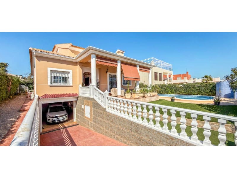 5 bedroom Villa for sale in La Mata with pool garage - € 950,000 (Ref: 9912830)