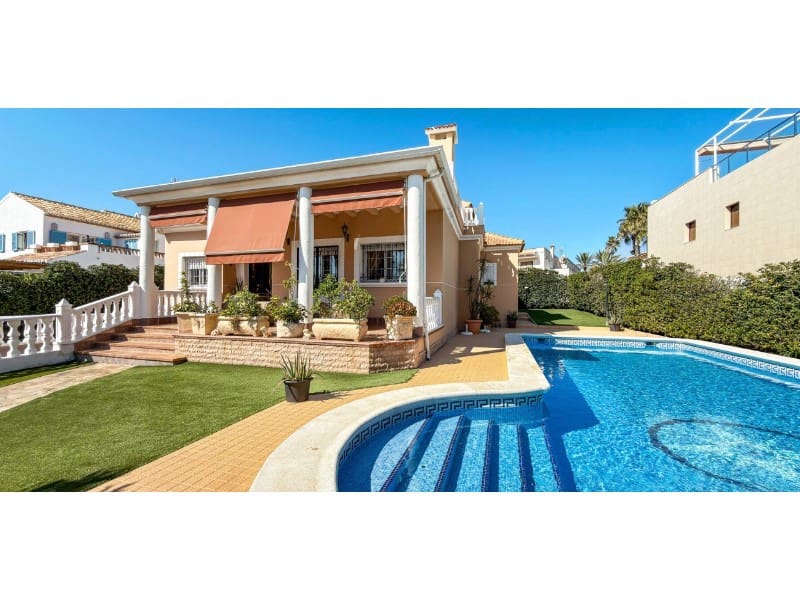 5 bedroom Villa for sale in La Mata with pool garage - € 950,000 (Ref: 9912830)
