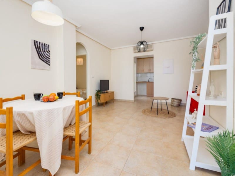 2 sypialnia Bungalow na sprzedaż w Torrevieja z basenem - 179 900 € (Ref: 9912831)