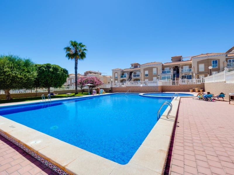 2 sypialnia Bungalow na sprzedaż w Torrevieja z basenem - 179 900 € (Ref: 9912831)
