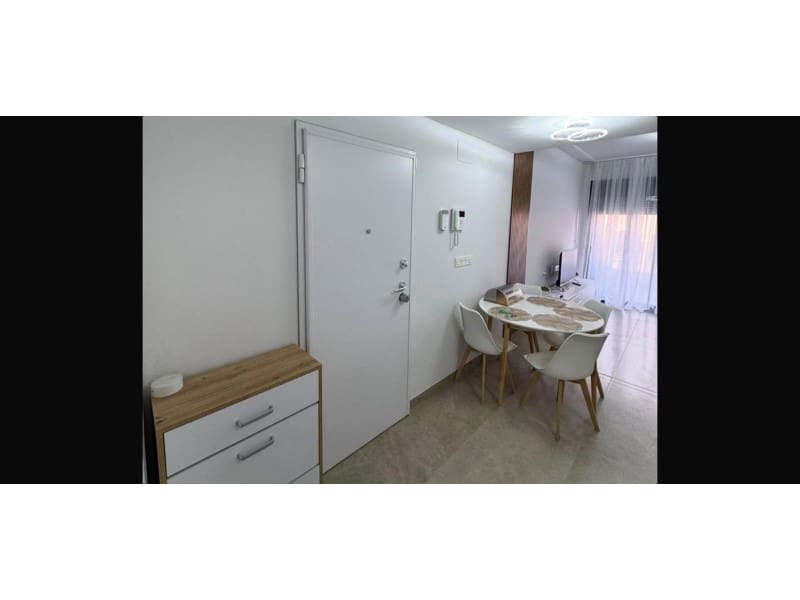 Apartamento de 2 habitaciones en Torrevieja en venta - 329.000 € (Ref: 9912834)