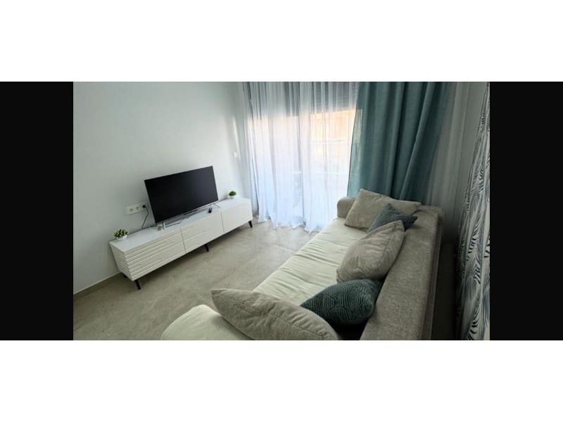 Apartamento de 2 habitaciones en Torrevieja en venta - 329.000 € (Ref: 9912834)