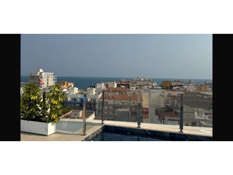 Apartamento de 2 habitaciones en Torrevieja en venta - 329.000 € (Ref: 9912834)