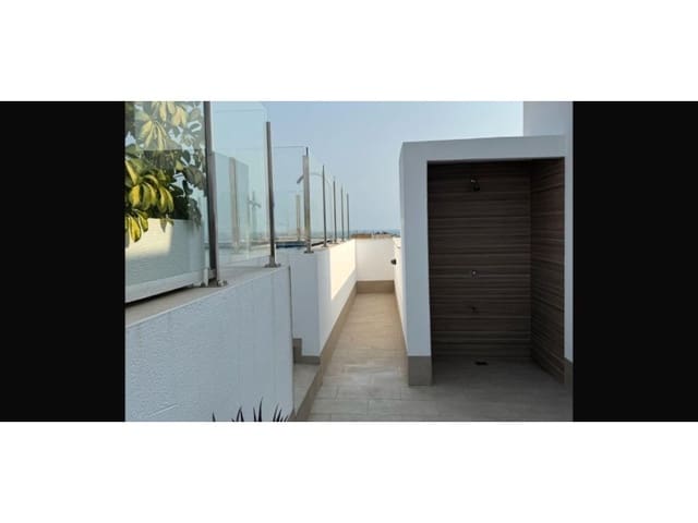 Apartamento de 2 habitaciones en Las Piscinas Naturales, Torrevieja en venta - 329.000 € (Ref: 9912834)