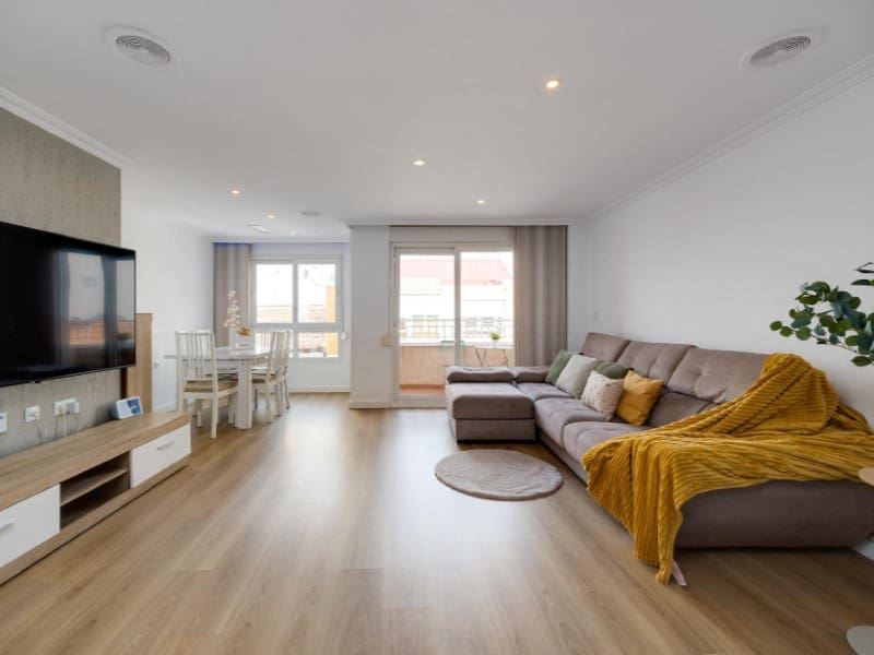 3 quarto Apartamento para venda em Torrevieja com garagem - 265 000 € (Ref: 9912841)