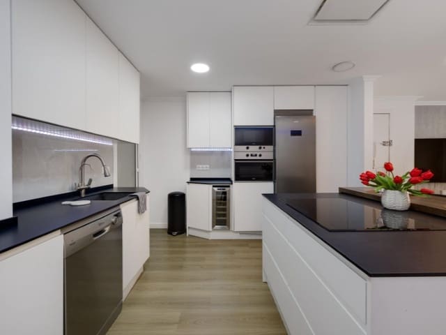3 quarto Apartamento para venda em Centro - Muelle Pesquero, Torrevieja com garagem - 265 000 € (Ref: 9912841)