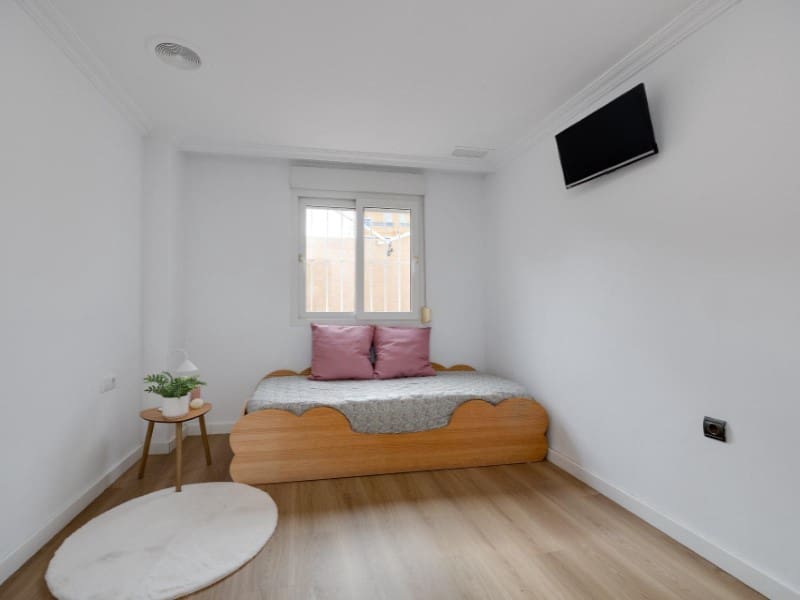 3 quarto Apartamento para venda em Torrevieja com garagem - 265 000 € (Ref: 9912841)