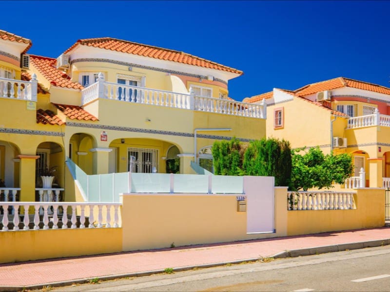 3 soveværelse Byhus til salg i Orihuela Costa med swimmingpool - € 239.900 (Ref: 9920165)
