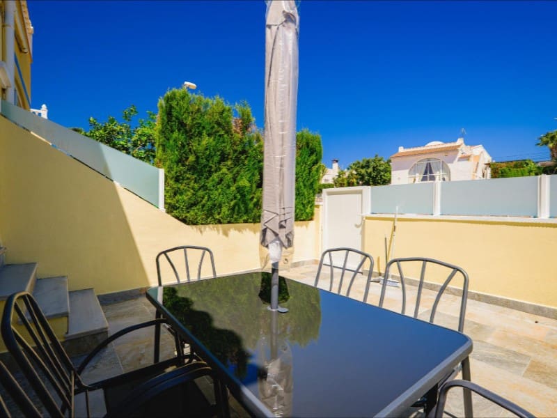 3 soveværelse Byhus til salg i Orihuela Costa med swimmingpool - € 239.900 (Ref: 9920165)