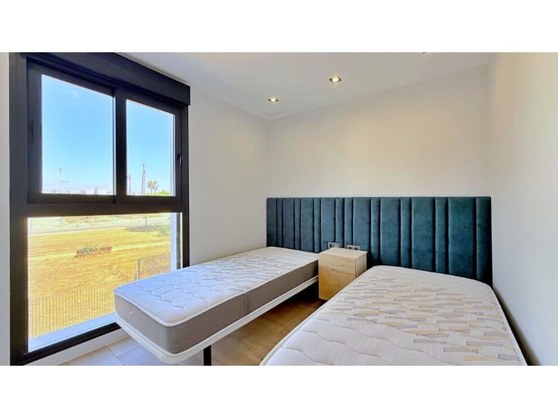 Penthouse for sale in Torrevieja with garage - € 379,000 (Ref: 9921958)