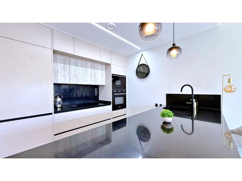 Penthouse for sale in Torrevieja with garage - € 379,000 (Ref: 9921958)