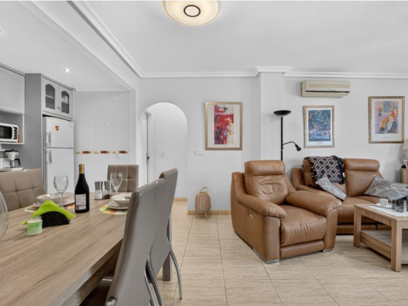 2 makuuhuone Huoneisto myytävänä paikassa Orihuela Costa - 226 000 € (Ref: 9933918)